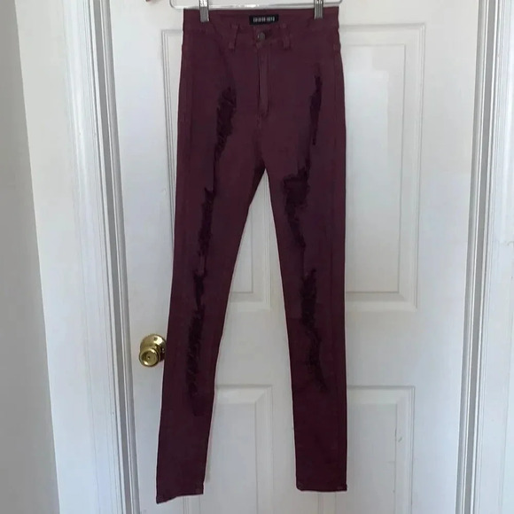 Fashion Nova ripped front jeans - Picture 1 of 4